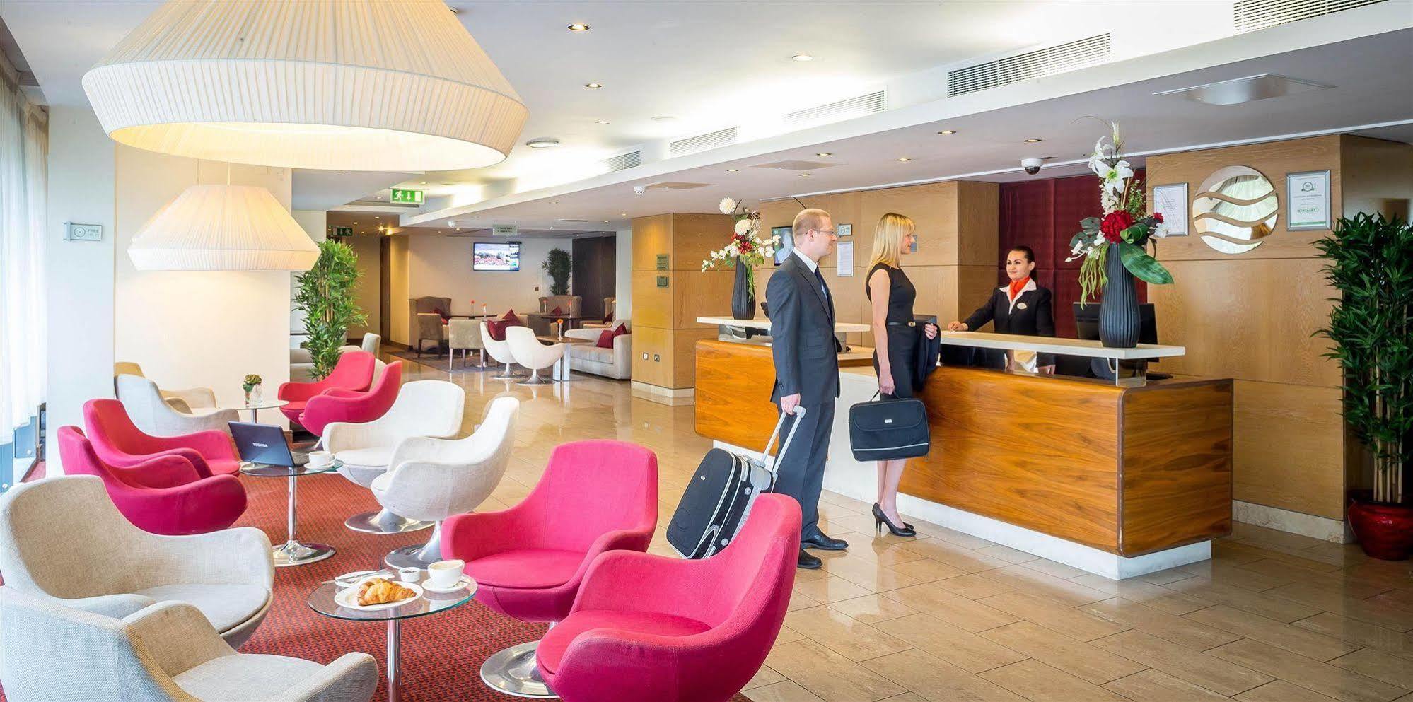 The Address Citywest Exteriér fotografie
