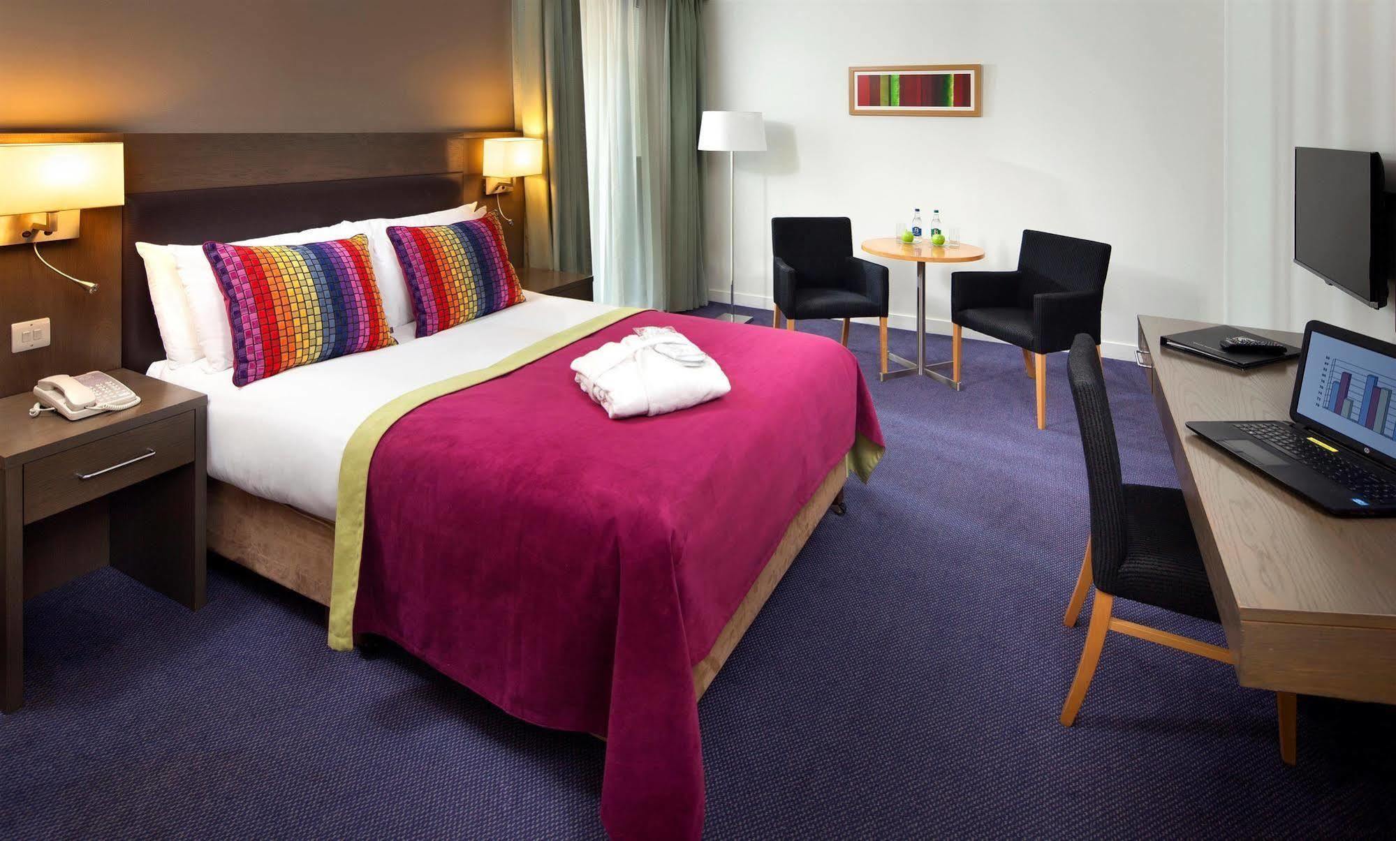 The Address Citywest Exteriér fotografie